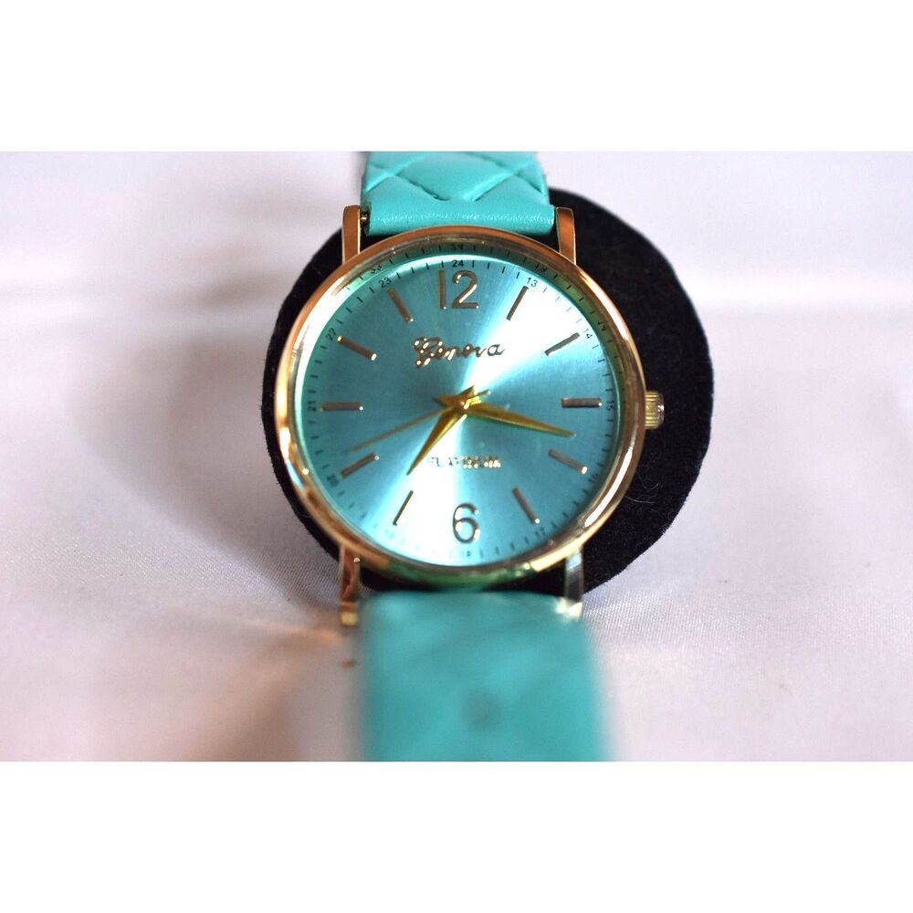 NWOT Geneva Platinum Teal Face/Quilted Faux Leather 8" Band New Battery Watch